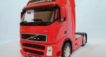 ماکت تریلی ولوو (VOLVO FH12) بزرگ 1:32ساخت WELLY: فروش انواع ماکت ماشینهای ایرانی و خارجی ارسال پستی سراسر ایران