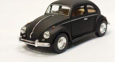 (رنگ مات) ماکت فلزی ماشین فولکس کینسمارت مشکی (Volkswagen Classical Beetle BY KINSMART)