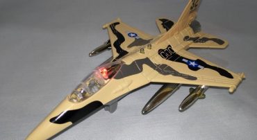 هواپیما جنگنده F-16 صدادار-چراغدار فلزی دربازشو عقب کش : فروشگاه اینترنتی انواع کالا ارسال پستی سراسر ایران بزرگ