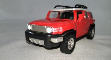 ماشین فلزی موزیکال-چراغدار (TOYOTA FJ CRUISER BY TIAN DU)