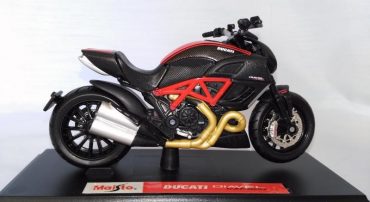 ماکت فلزی موتورسیکلت دوکاتی (DUCATI DIAVEL CARBON BY MAISTO)(1/18)