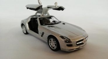 ماکت ماشین اسباب بازی مرسدس بنز (MERCEDES-BENZ SLS AMG BY KINSMART)