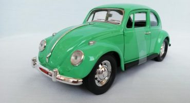 ماکت ماشین اسباب بازی فولکس بزرگ (1:24) (1967 VOLKSWAGEN BEETLE BY ROADSIGNATURE)