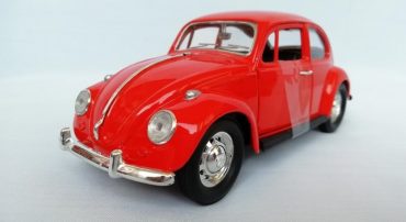 ماکت ماشین اسباب بازی فولکس بزرگ (1:24) (1967 VOLKSWAGEN BEETLE BY ROADSIGNATURE)