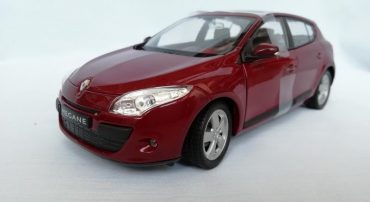 ماکت فلزی رنو مگان بزرگ (1:24) (2009 RENAULT MEGANE BY WELLY)