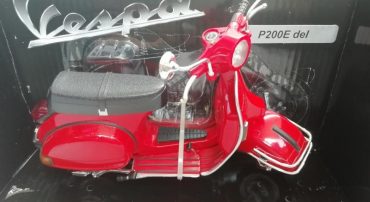 ماکت فلزی موتورسیکلت وسپا (VESPA P200E DEL BY NEWRAY 1:12)