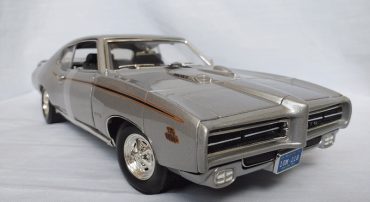 ماکت پونتیاک بزرگ (1:18) نقره ای (PONTIAC GTO JUDGE 1969 BY MOTORMAX)