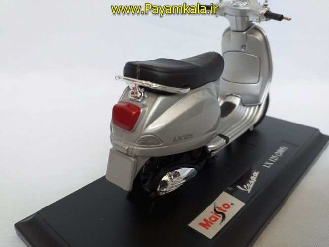 ماکت موتورسیکلت وسپا (VESPA LX 125 2005 BY MAISTO) (1/18) (نقره ای)