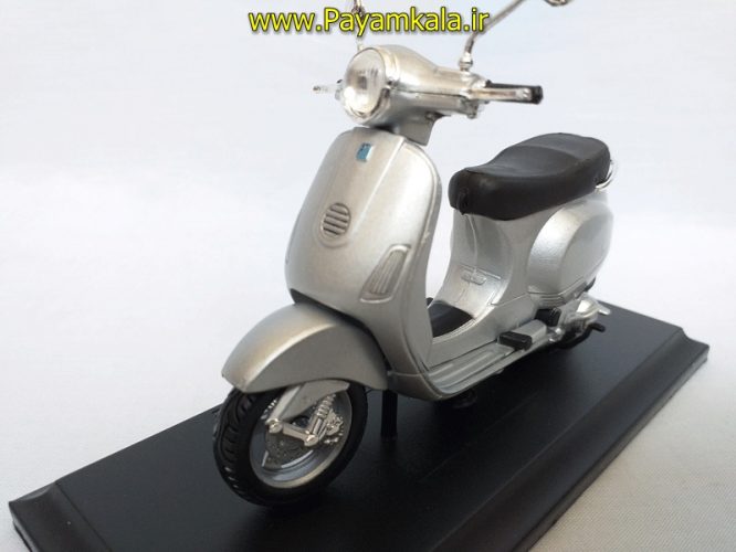 ماکت موتورسیکلت وسپا (VESPA LX 125 2005 BY MAISTO) (1/18) (نقره ای)