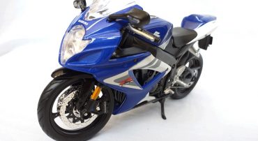 (سایز بزرگ) ماکت فلزی موتورسیکلت سوزوکی (SUZUKI GSX-R750 BY MAISTO)(1/12)