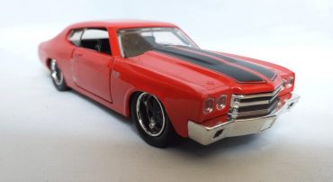 (جعبه دار) ماکت شورلت (DOMS CHEVY CHEVELLE SS BY JADA) قرمز