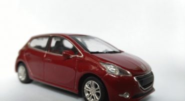 ماکت مینیاتوری پژو 208 (1:64)( PEUGEOT 208 BY NOREV ) قرمز