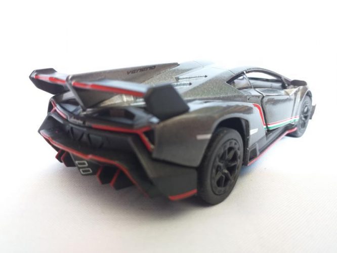 ماشین فلزی لامبورگینی(LAMBORGHINI VENENO BY KINSMART)نوک مدادی