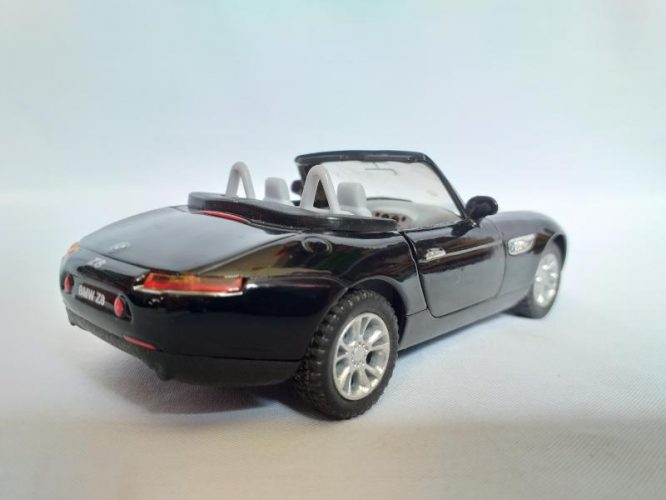 ماشین فلزی بی ام و (BMW Z8 BY KINSMART) مشکی