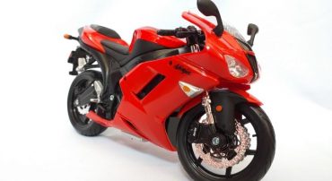 ماکت فلزی موتورسیکلت کاوازاکی (KAWASAKI NINJA ZX-6R BY MAISTO)(1/12)