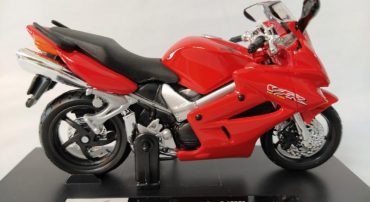 ماکت فلزی موتورسیکلت هوندا (HONDA VFR BY MAISTO)(1/18)