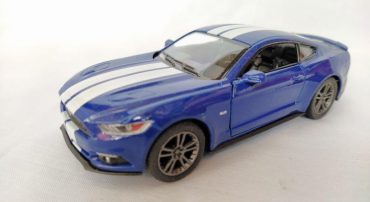 ماشین فلزی فورد موستانگ آبی ( FORD MUSTANG GT2015 BY KINSMART)