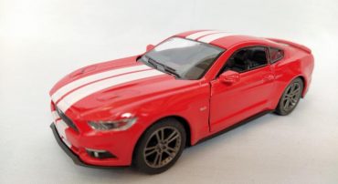 ماشین فلزی فورد موستانگ قرمز( FORD MUSTANG GT2015 BY KINSMART)