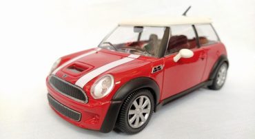 ماکت 1:24مینی کوپر(MINI COOPER S BY BURAGO) قرمز