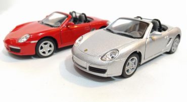 ماشین اسباب بازی پورشه(PORSCHE BOXSTER S BY KINSMART) نقره ای 