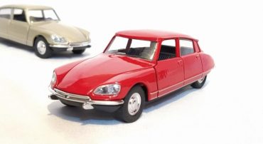 ماشین فلزی سیتروئن(CITROEN 1973 DS23 BY WELLY)