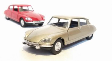 ماشین فلزی سیتروئن(CITROEN 1973 DS23 BY WELLY)بژ