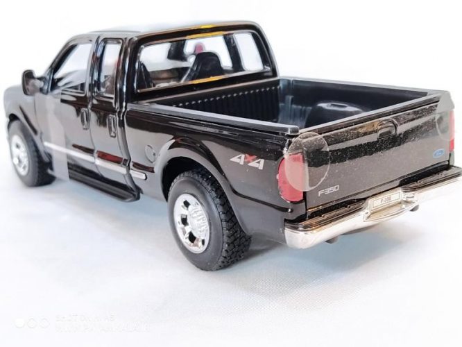 ماکت وانت فورد 1:24 (FORD F-350)مشکی WELLY