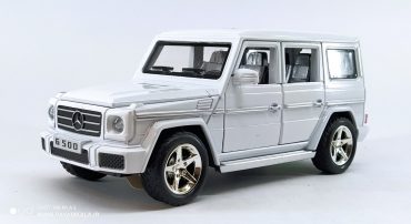 ماشین فلزی مرسدس بنز جی کلاس شش دربازشو (G500 BY DIECAST REPLICA)سفید