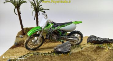 ماکت دیوراما صحرا با موتور کاوازاکی (WELLY) سبز