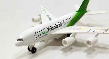 اسباب بازی هواپیمای مسافربری (TRAPEZE) - (6-H180) سبز