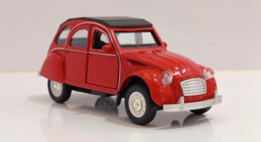 ماشین فلزی ژیان موزیک دار(3301YT) قرمز