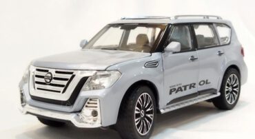 ماکت نیسان پاترول (NISSAN PATROL 1.24 CHIMEI)(328-8M) نقره ای