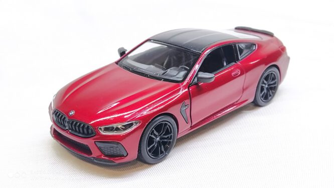 ماشین فلزی ب ام و (BMW M8 COMPETITION COUPE KINSMART)