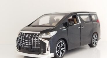 ماشین فلزی ون تویوتا (TOYOTA HYBRID)(CHEZHI 1:24) مشکی