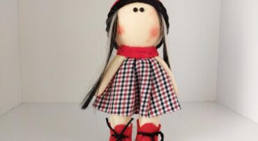 عروسک دختر روسی (ارتفاع 22 سانتیمتر)