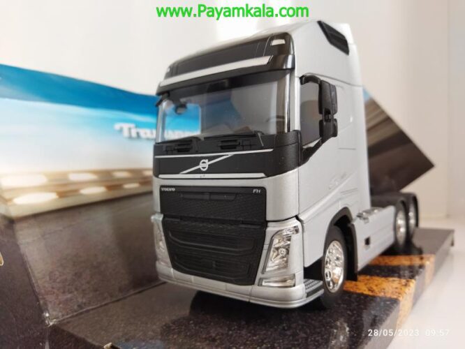 ماکت تریلی ولوو (VOLVO FH) بزرگ 1:32ساخت WELLY (رنگ نقره ای)