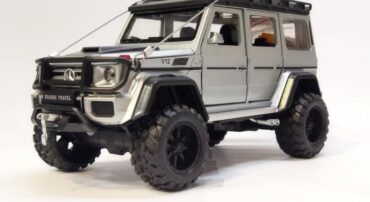 ماشین فلزی بنز جی کلاس برابوس (BENZ G-CLASS CHEZHI)(1:24)(CZ159A) نقره ای