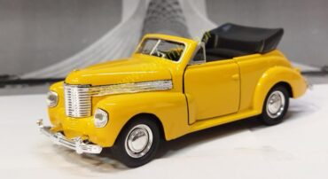 ماشین فلزی اپل (OPEL KAPITAN 1938 CB WELLY) زرد