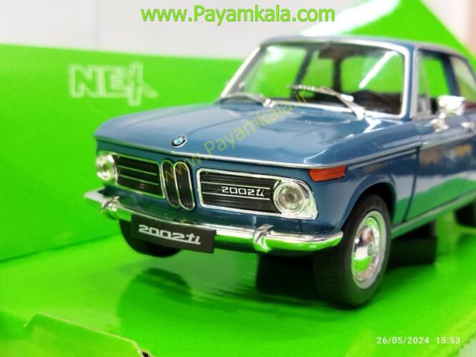 ماکت ماشین ب ام و 2002 (BMW 2002 1:24 WELLY) آبی