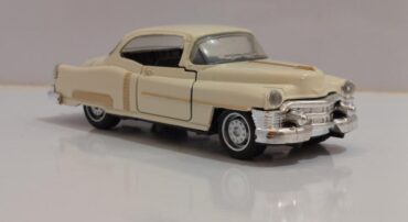 ماشین فلزی کادیلاک 1953 (VINTAGE) کرم