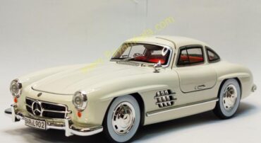 ماشین فلزی مرسدس بنز (BENZ 300SL CHEZHI) (1:24) سفید