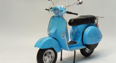 ماکت فلزی موتورسیکلت وسپا (VESPA PX125 1:12) آبی