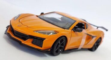 ماکت ماشین فلزی کروت (1:24) (CHEVROLET CORVETTE Z06 2017 WELLY) نارنجی