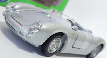 ماکت پورشه 550 (PORSCHE 550 SPYDER 1:24 WELLY) نقره ای