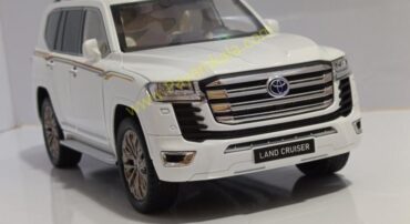 ماشین فلزی تویوتا لندکروز (TOYOTA LANDCRUISER CHEZHI 1:18)(8052) سفید