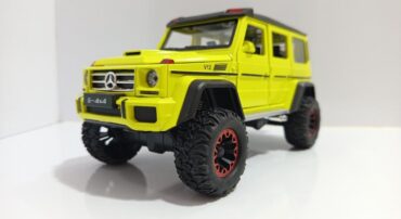 ماشین فلزی بنز جی کلاس دودزا (BENZ G-CLASS CHEZHI)(1:24)(CZ117AD) زرد