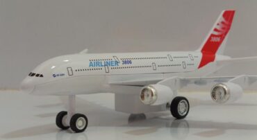 ماکت هواپیما مسافربری ایرلاینر AIRLINER فلزی (1:300) قرمز
