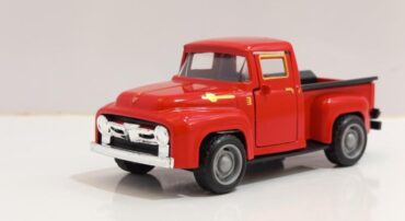 ماشین فلزی وانت فورد کلاسیک (1:43) قرمز