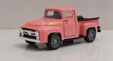 ماشین فلزی وانت فورد کلاسیک (1:43) صورتی