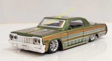 ماشین فلزی شورلت ایمپالا (IMPALA LOWRIDER) سبز